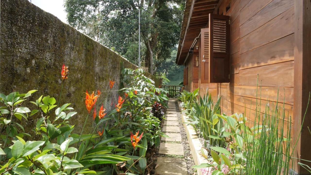 Sanggar Pantcha Indra Guest House Kemuning Bagian luar foto