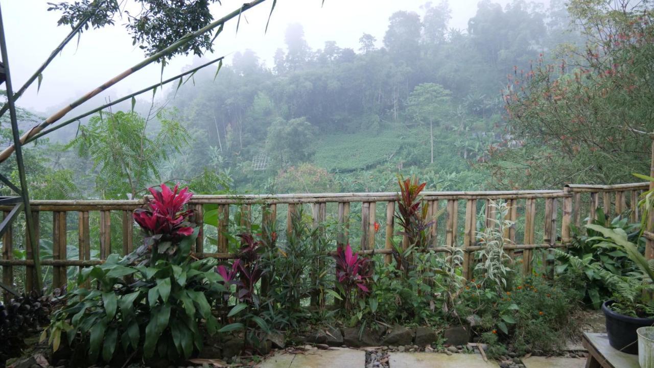 Sanggar Pantcha Indra Guest House Kemuning Bagian luar foto