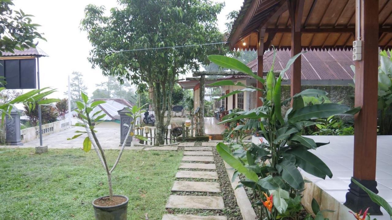 Sanggar Pantcha Indra Guest House Kemuning Bagian luar foto