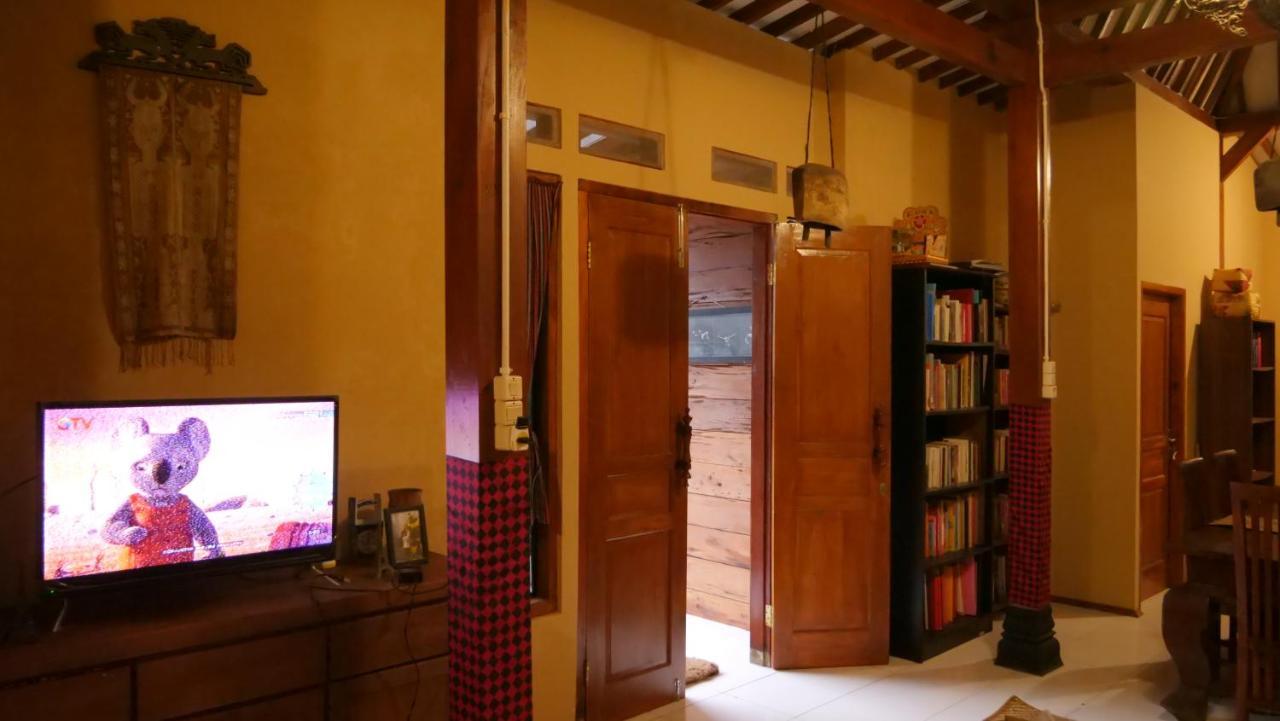 Sanggar Pantcha Indra Guest House Kemuning Bagian luar foto
