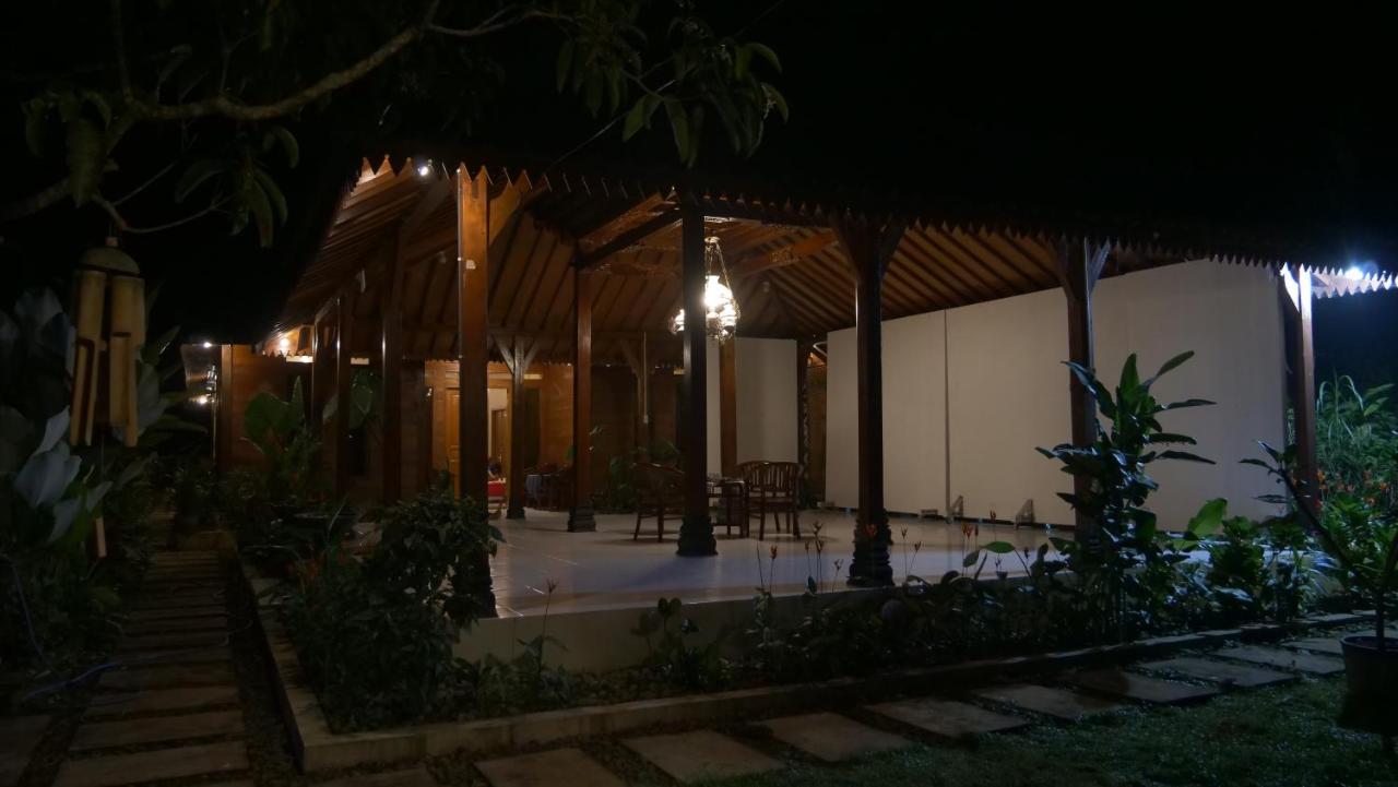 Sanggar Pantcha Indra Guest House Kemuning Bagian luar foto