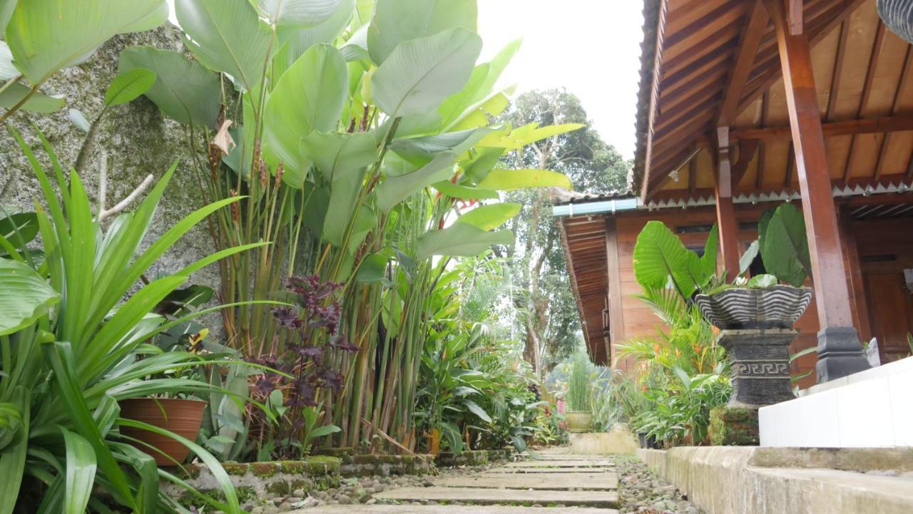 Sanggar Pantcha Indra Guest House Kemuning Bagian luar foto