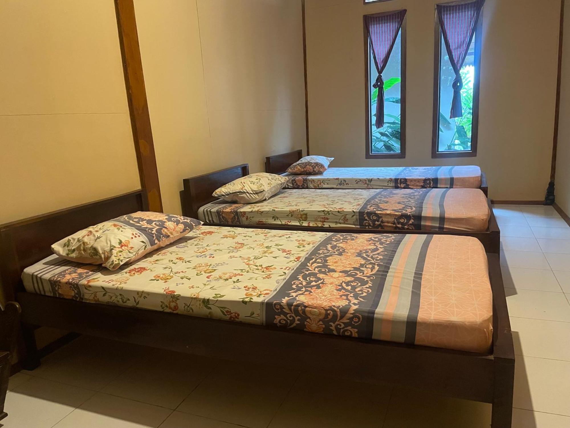 Sanggar Pantcha Indra Guest House Kemuning Bagian luar foto